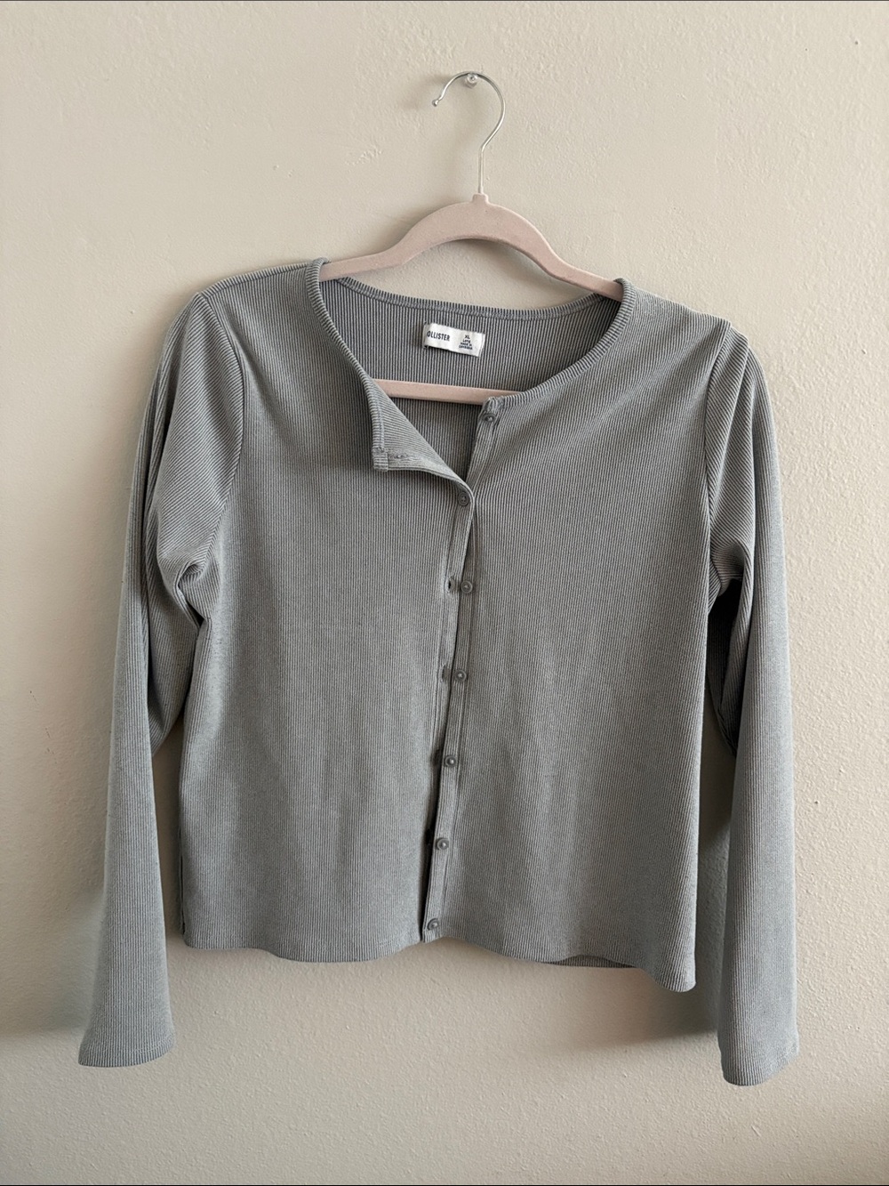 Hollister Light Gray Button-Front Long Sleeve Top